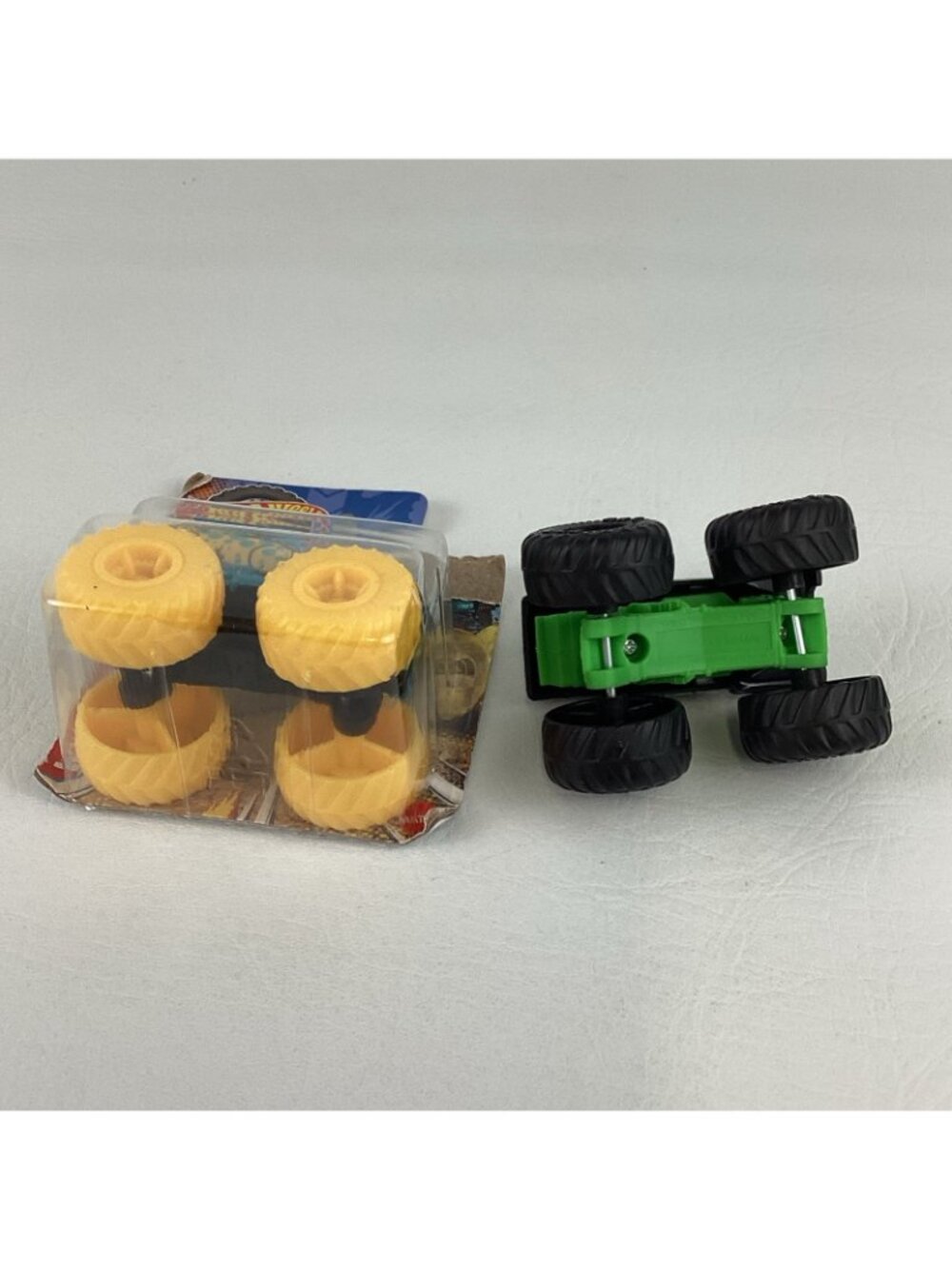 Hot Wheels Monster Trucks Will Trash It All Grave Digger mini plastic bundle lot - Picture 6 of 6